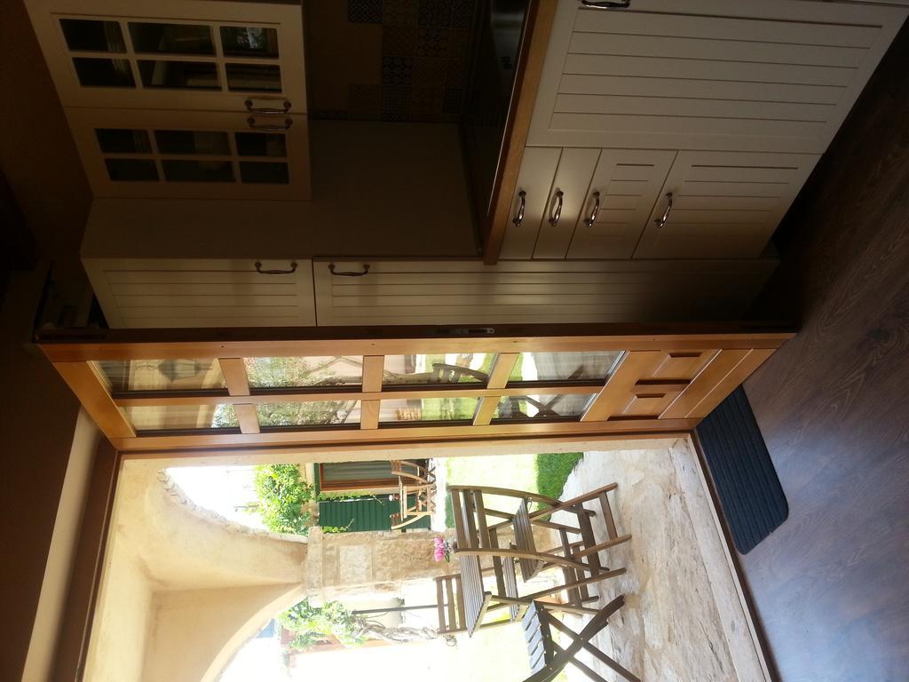 Dvori svetog Mihaela Apartment Sibenik Bilik gambar
