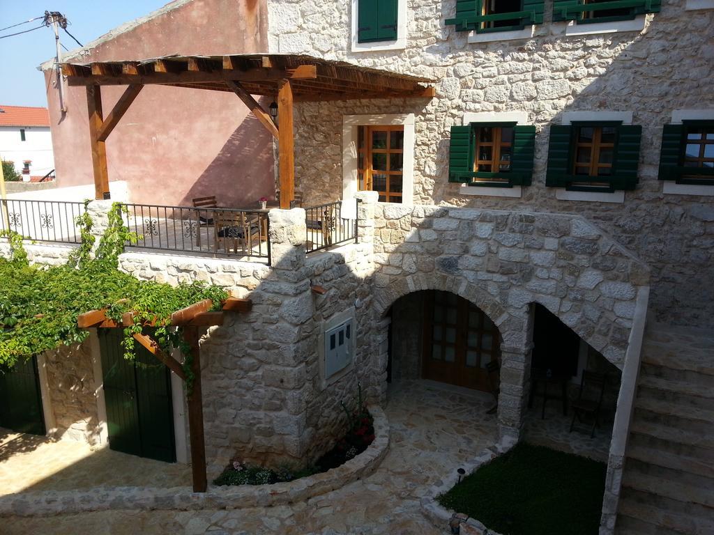 Dvori svetog Mihaela Apartment Sibenik Bilik gambar
