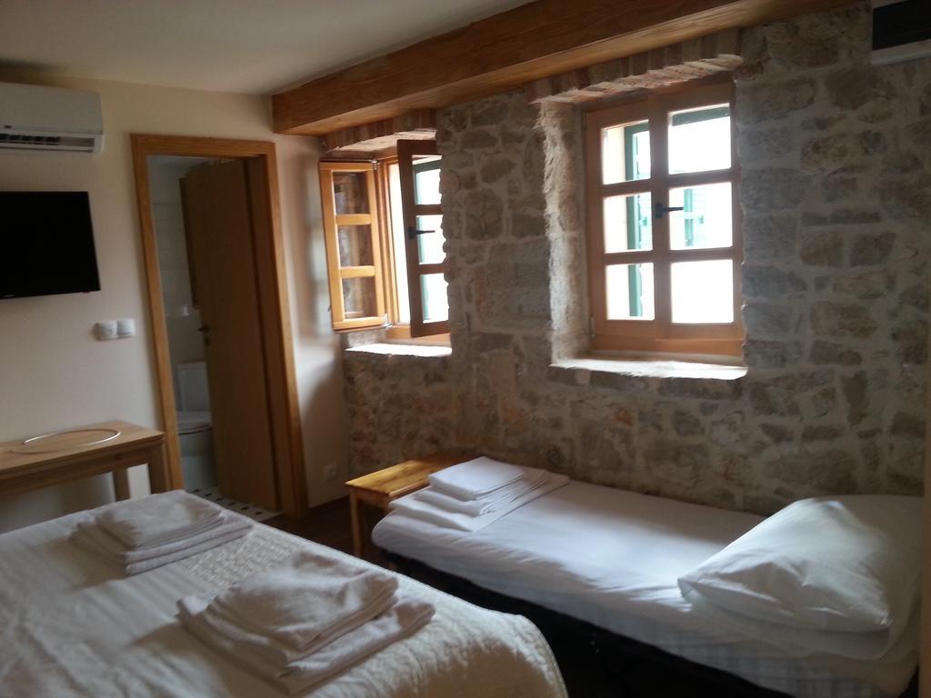 Dvori svetog Mihaela Apartment Sibenik Bilik gambar