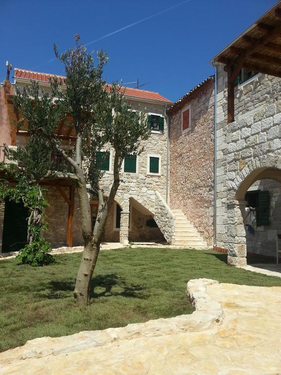 Dvori svetog Mihaela Apartment Sibenik Bilik gambar